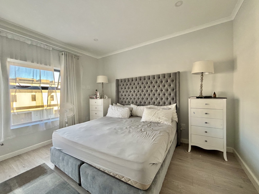 4 Bedroom Property for Sale in Sandown Western Cape